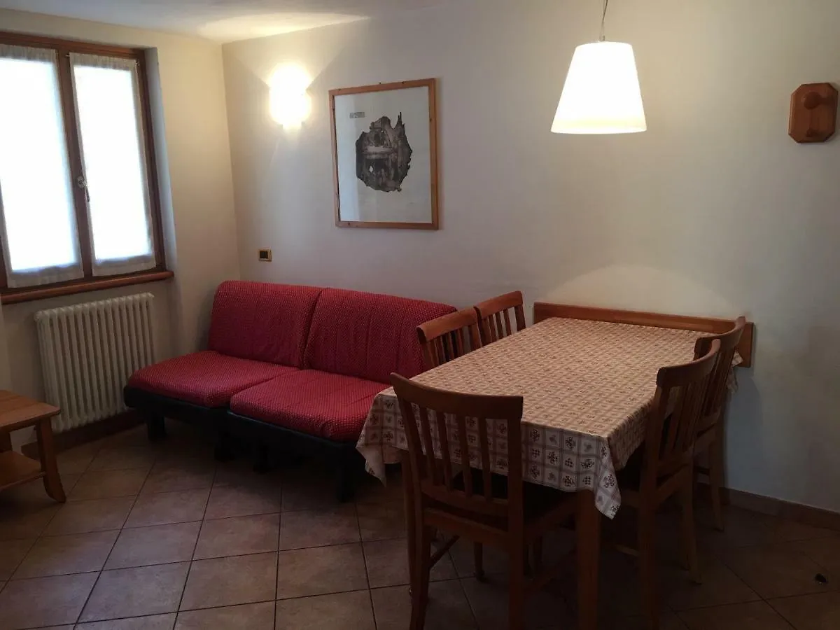Residence Rezia Campodolcino Aparthotel